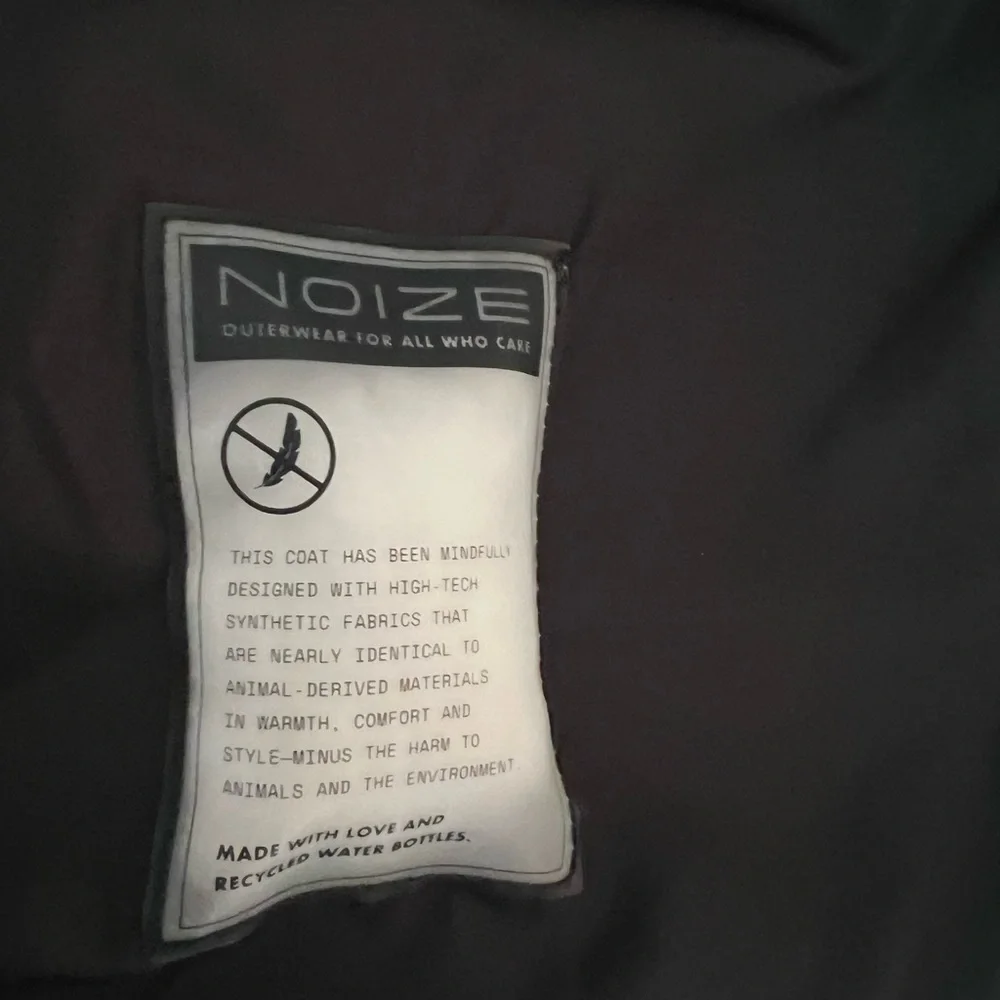 Noize “Coco” Cropped Glossy Puffer NEW - Picture 10 of 14